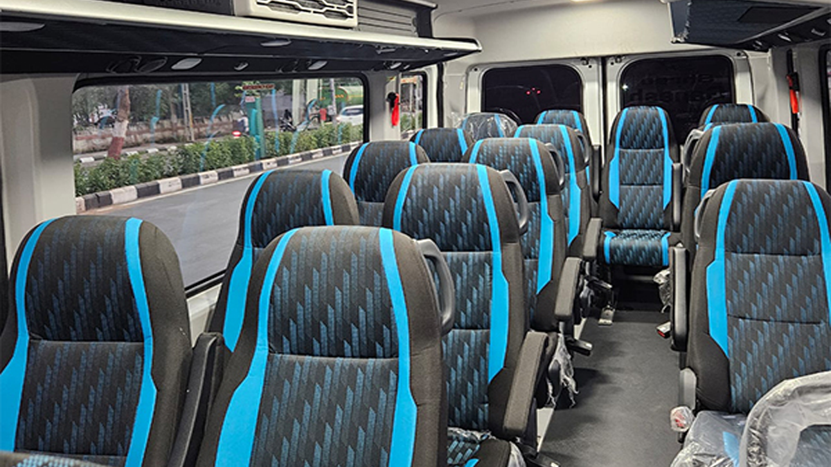 Force Urbania Van for Rent in Delhi