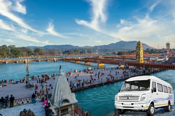 Delhi to Chandigarh Tempo Traveller