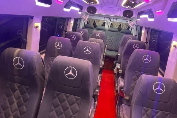 21 Seater Tempo Traveller in Delhi