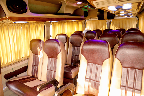 18 Seater Tempo Traveller