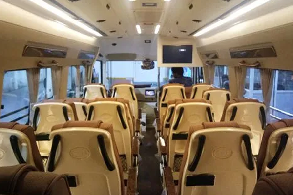 22 Seater Tempo Traveller